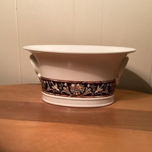 Villeroy and Boch Jardiniere, planter, pot.  Like new.